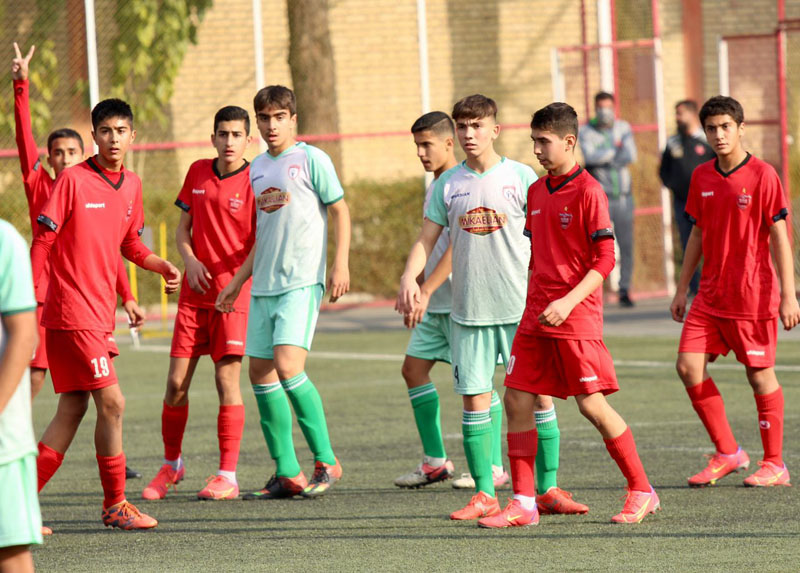 گزارش تصویری دیدار نونهالان پرسپولیس - نونهالان پارسیان جوان ایرانیان - 7 آذر 1400